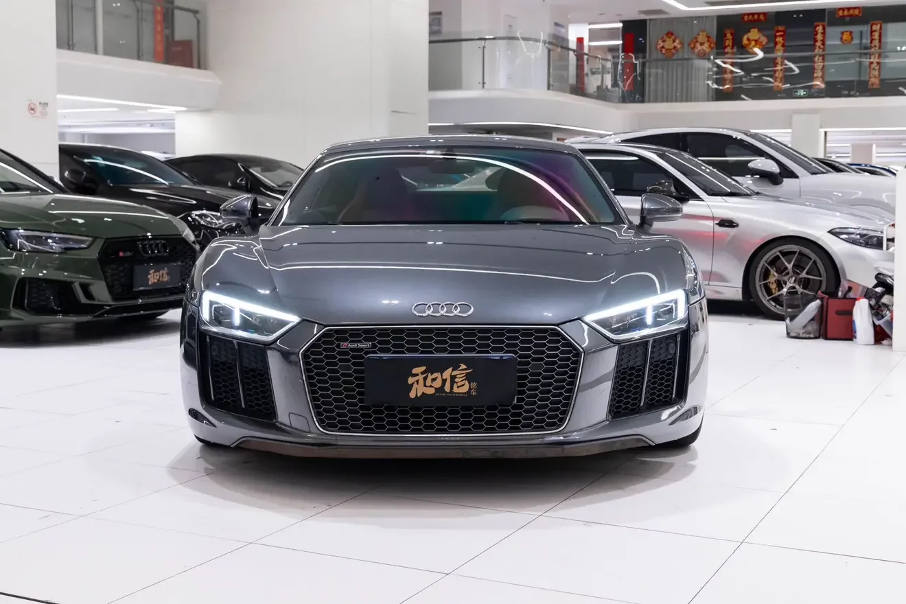 Audi R8