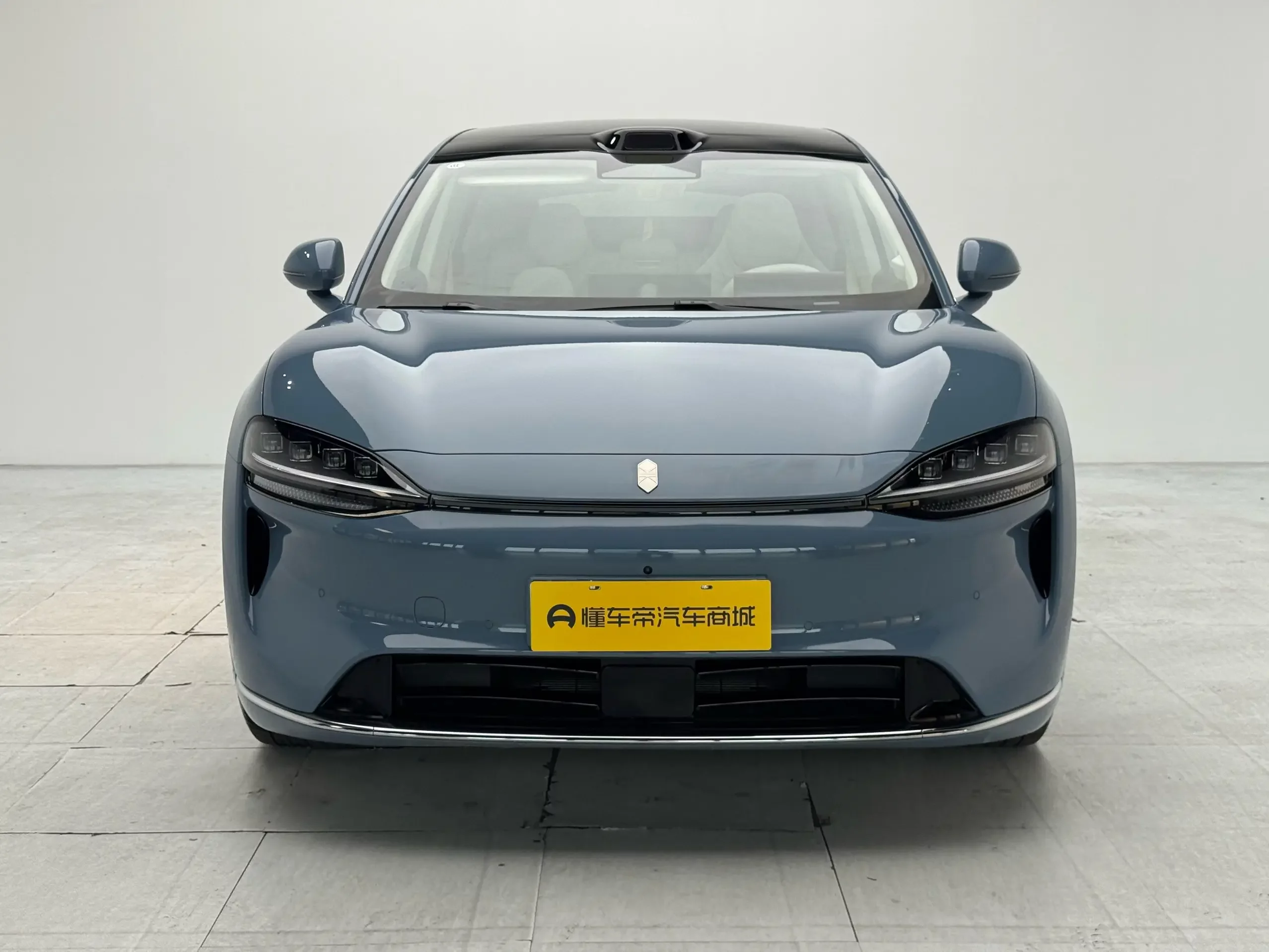 Luxeed Zhijie R7