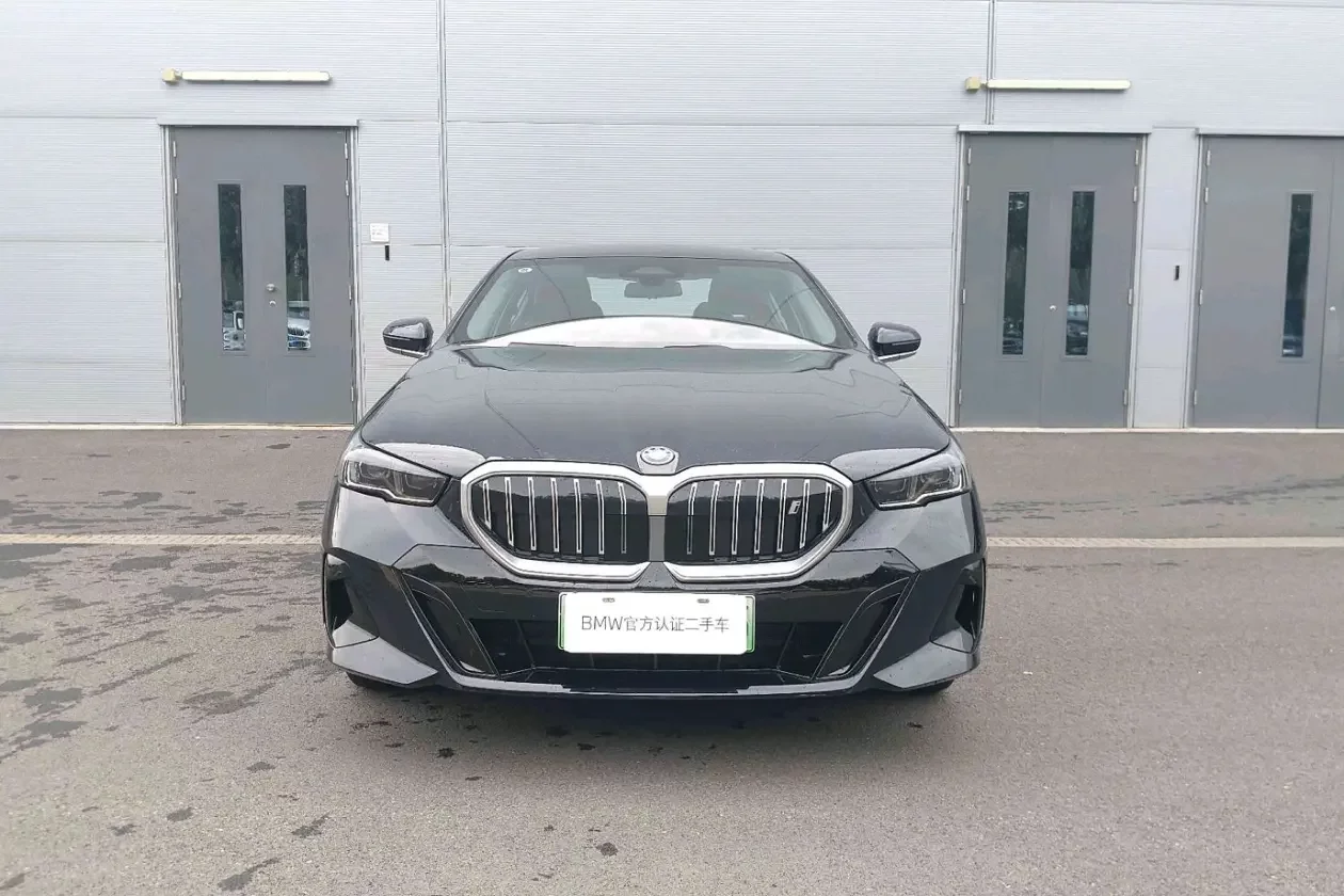 BMW i5