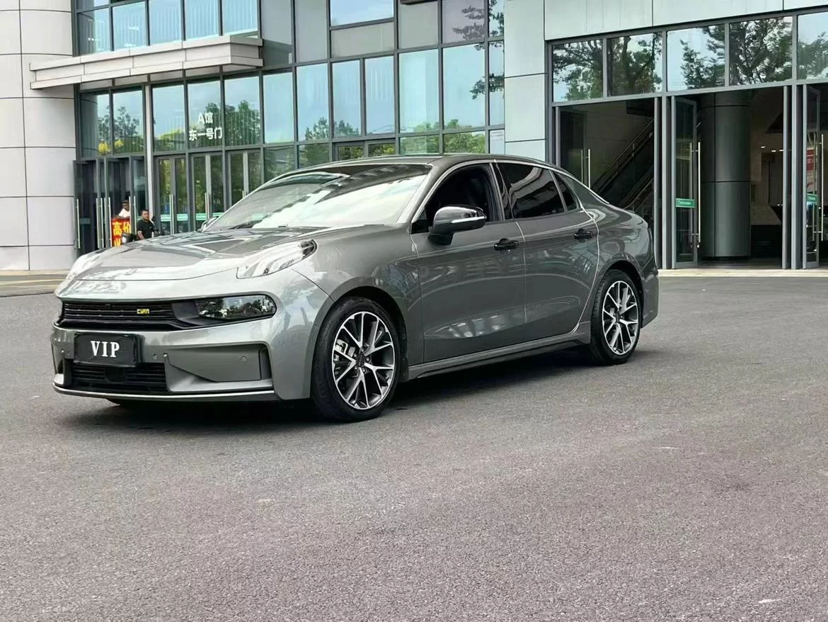 Lynk & Co 03