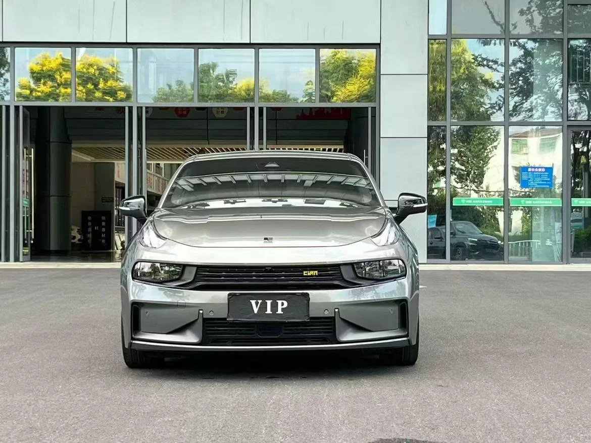 Lynk & Co 03