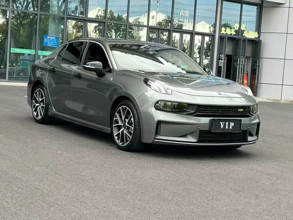 Lynk & Co 03