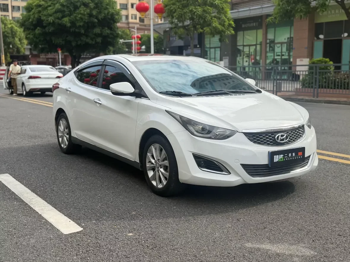 Hyundai Elantra