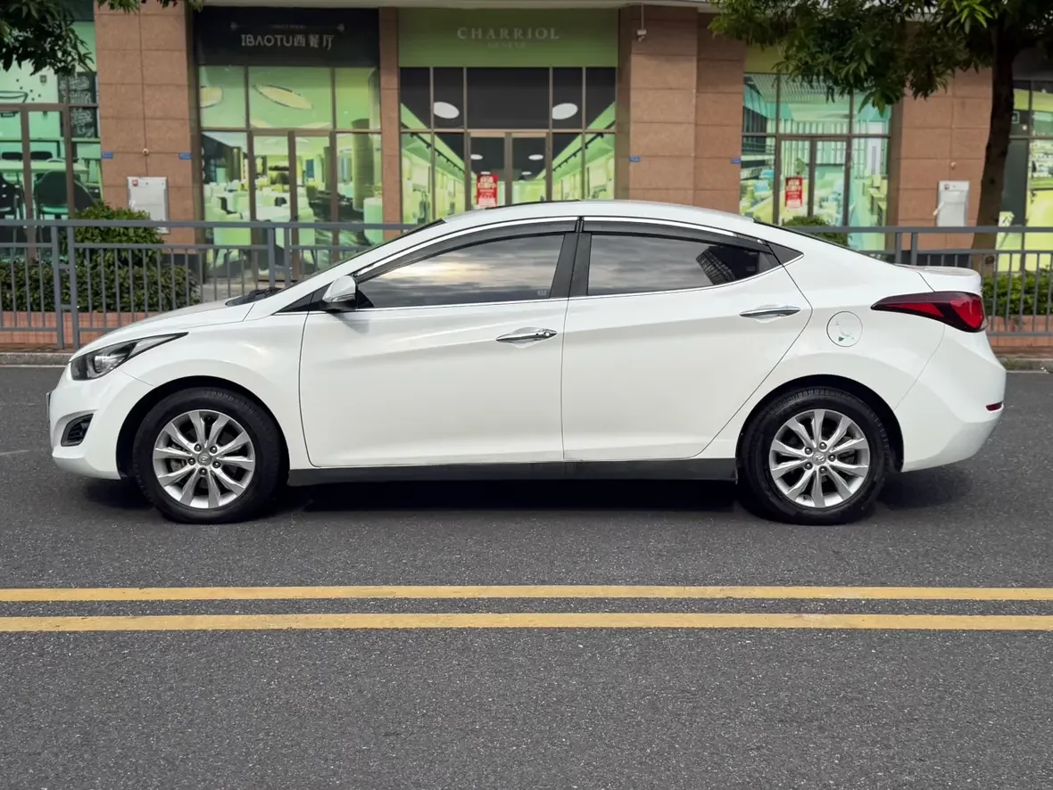 Hyundai Elantra