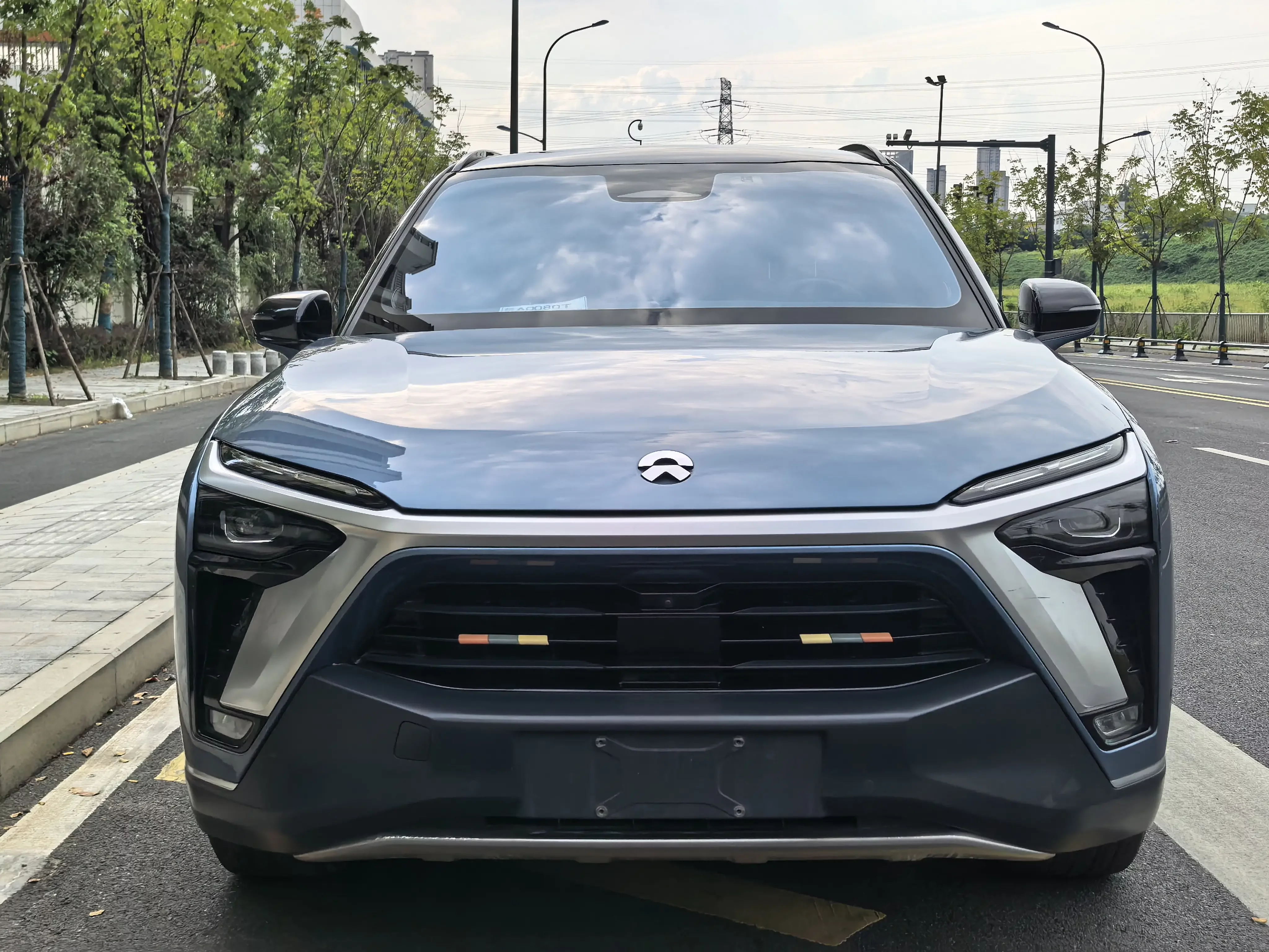 NIO ES8