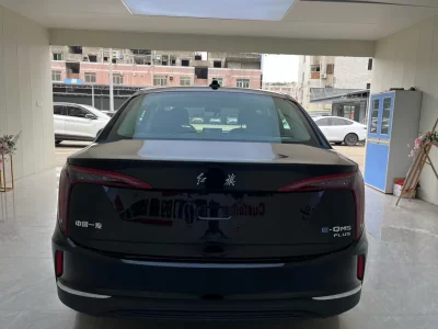 Hongqi E-QM5