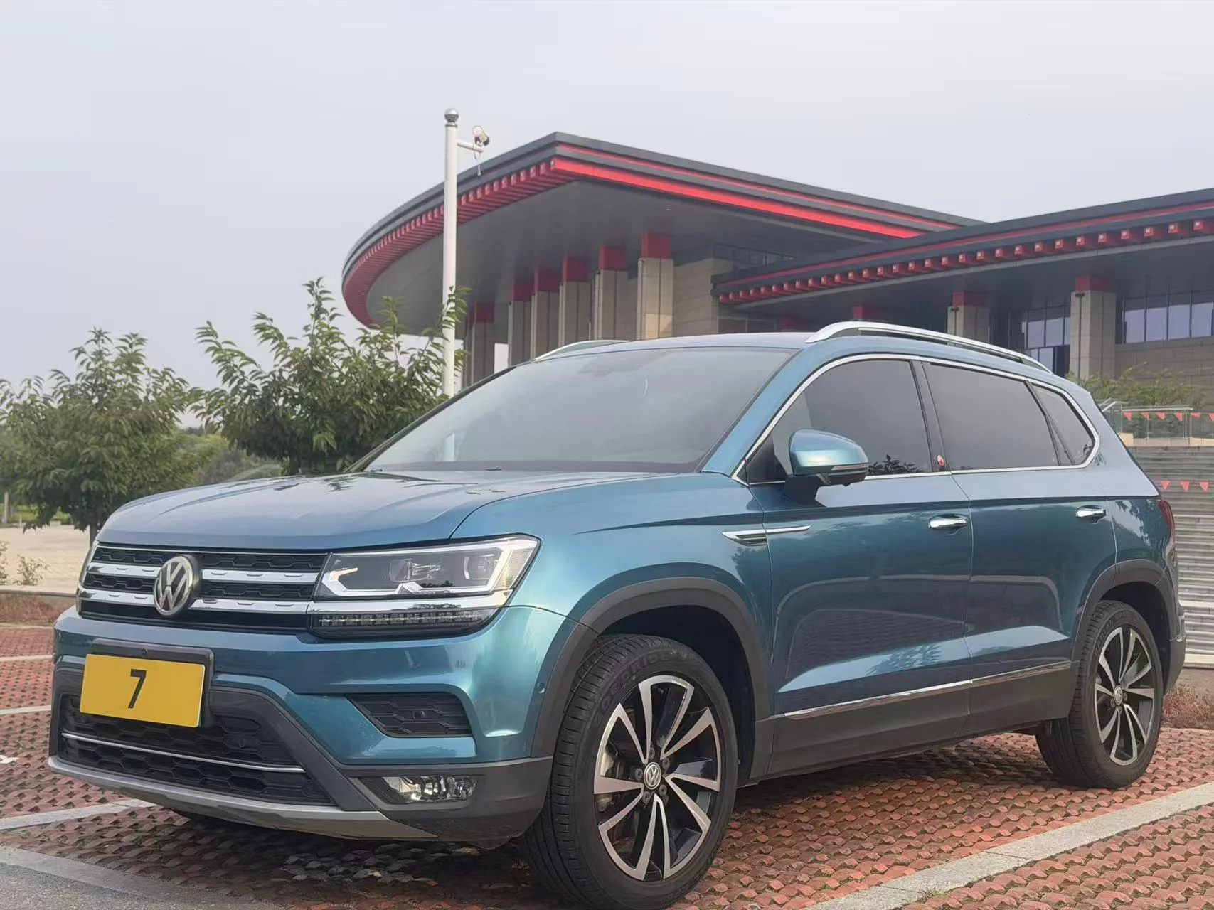 Volkswagen Tharu