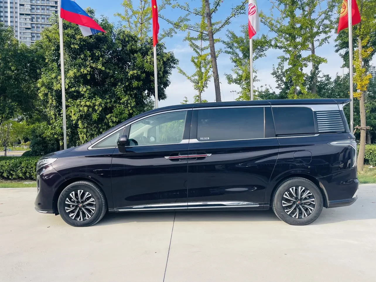 Hongqi HQ9 PHEV