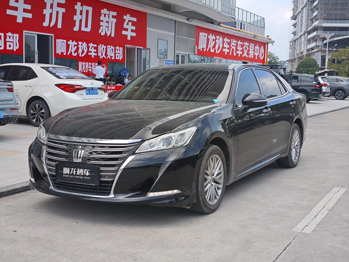 Toyota crown