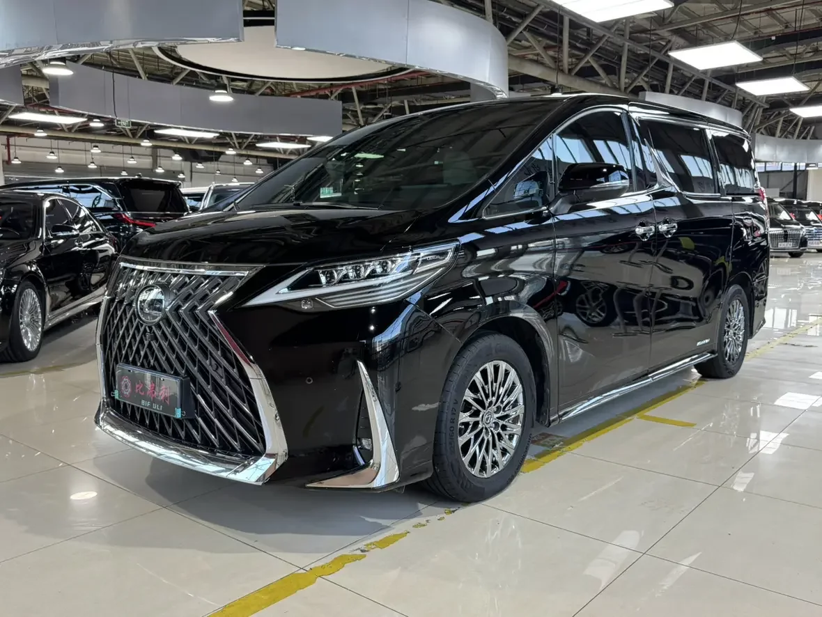 Lexus LM