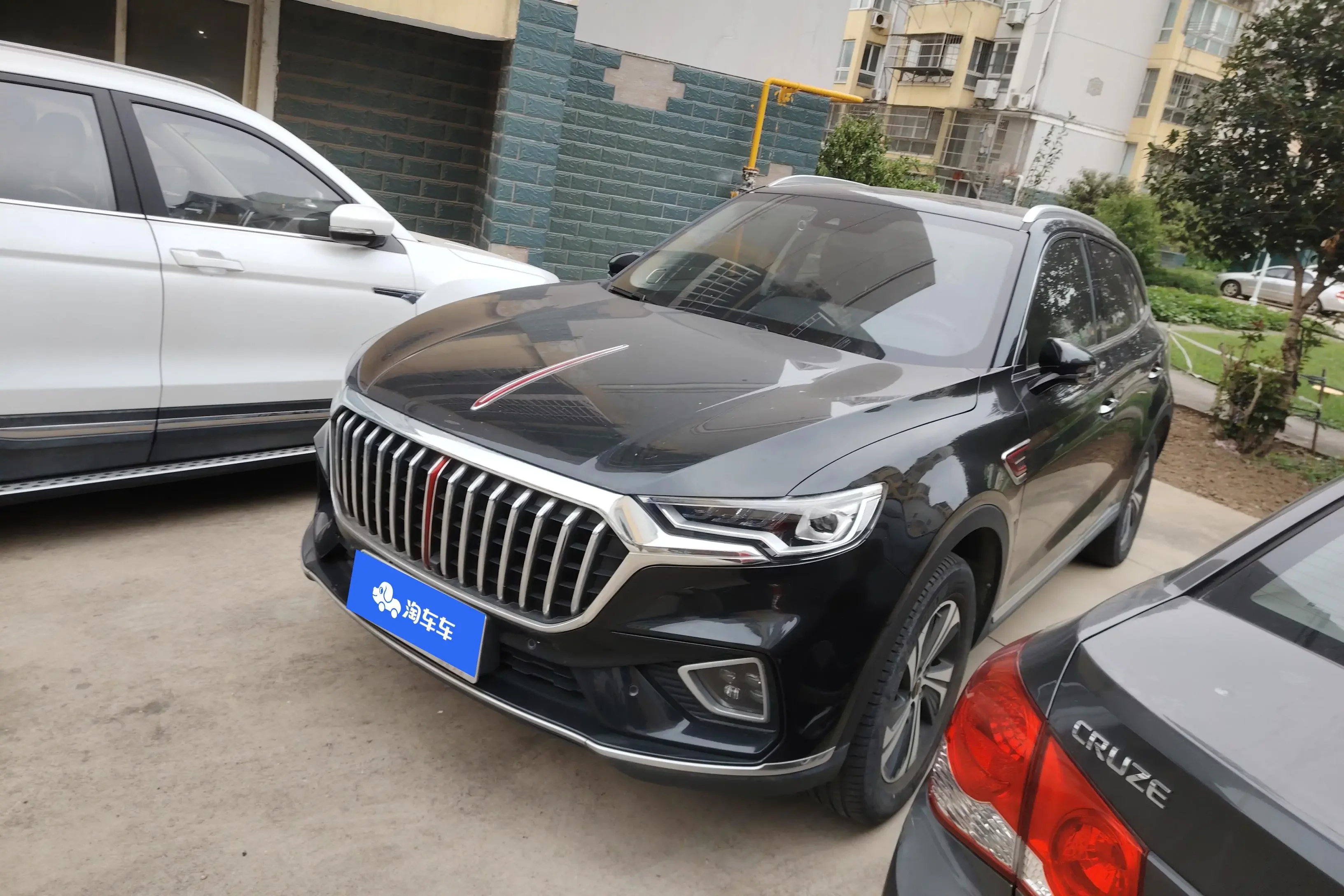 Hongqi HS5
