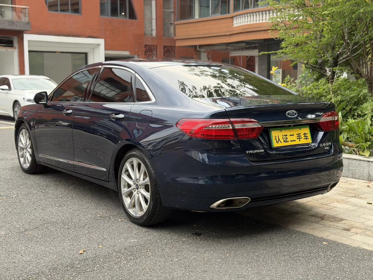 Ford Taurus