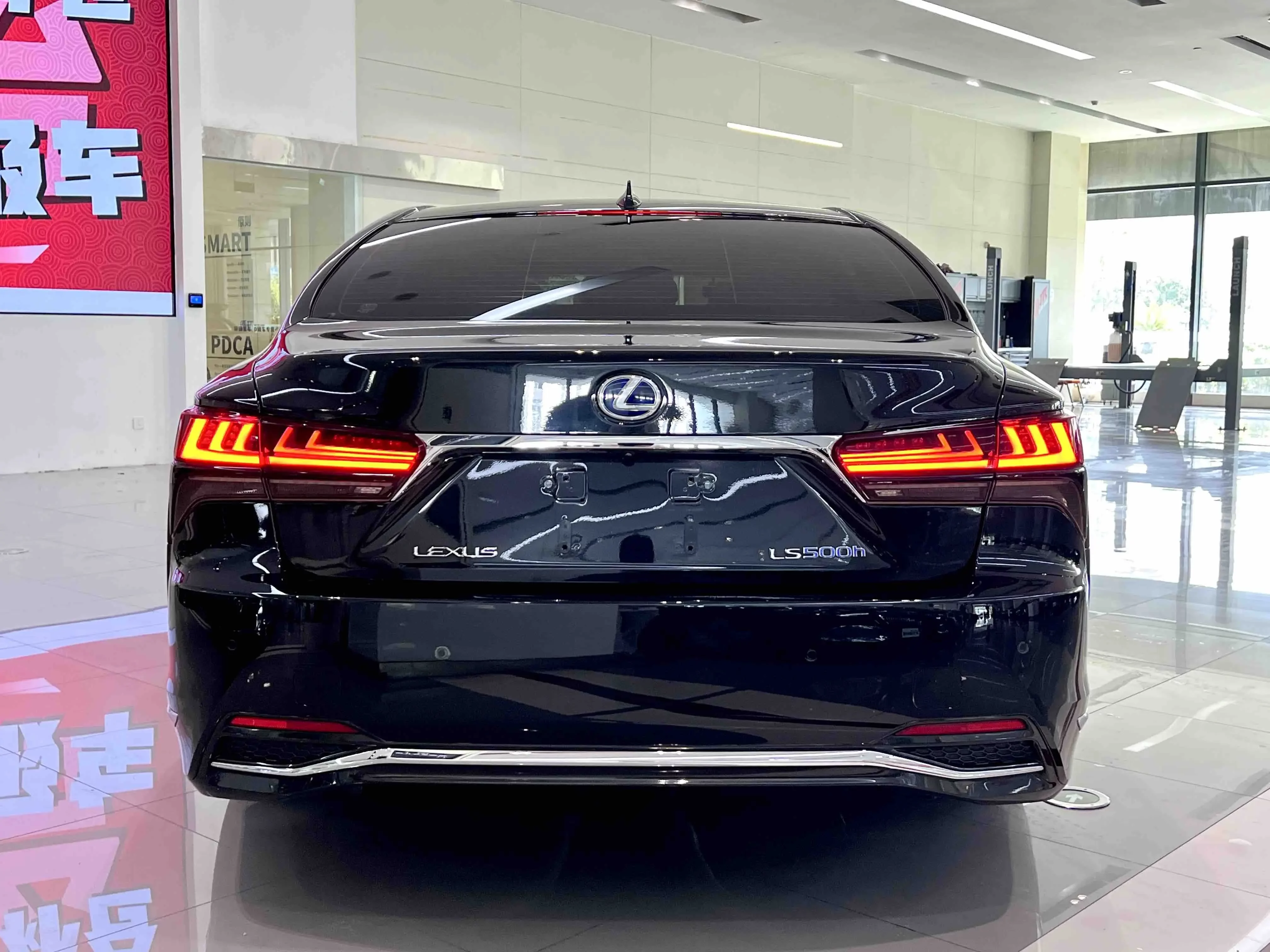 Lexus LS