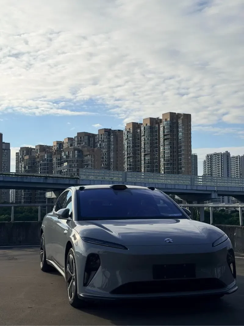 NIO ET5T