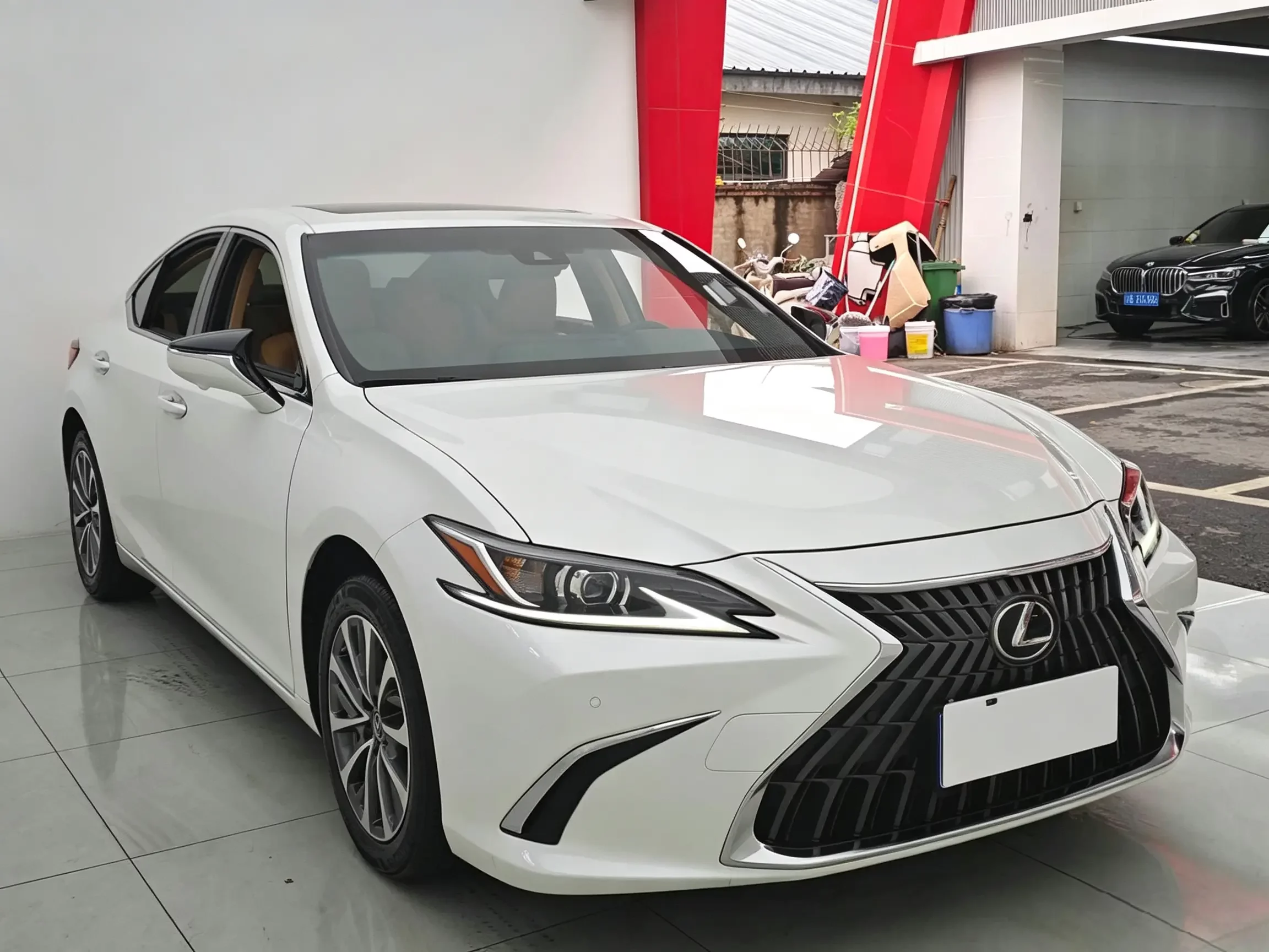 Lexus ES