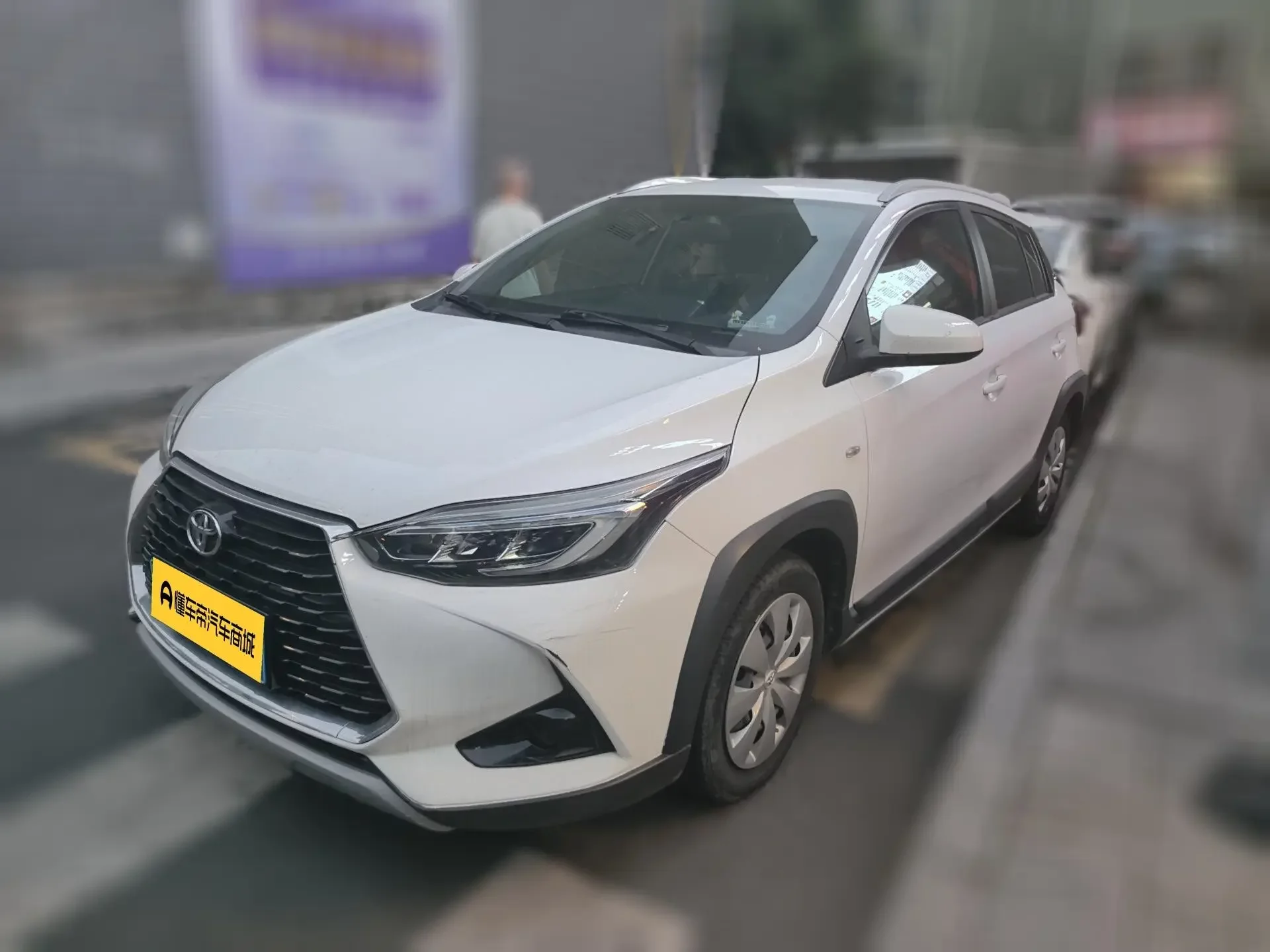 Toyota Yaris L