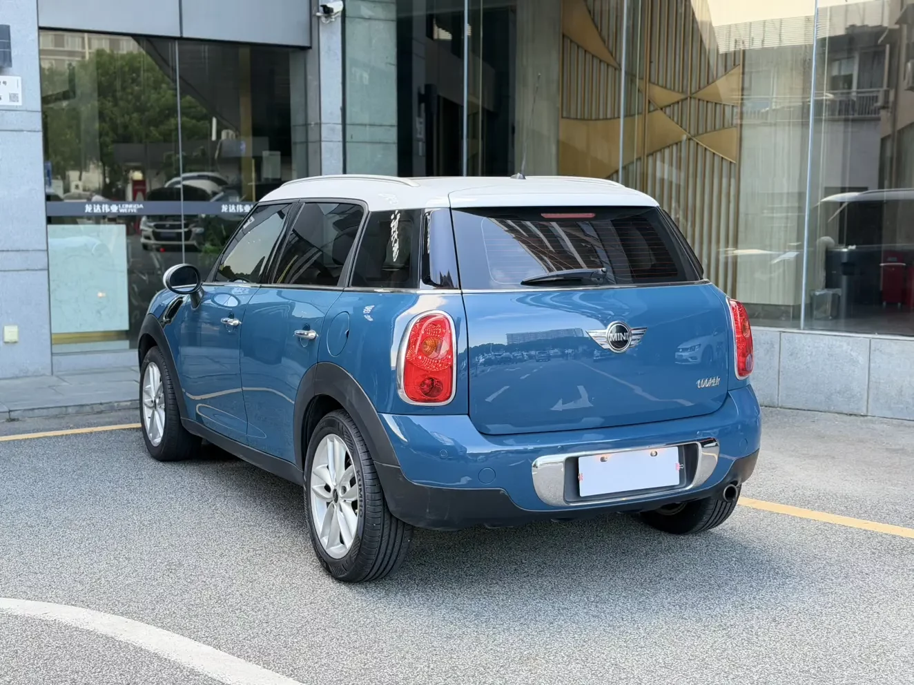MINI CLUBMAN