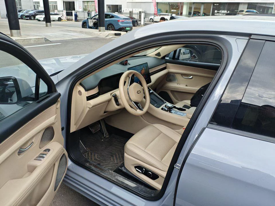 AITO M5