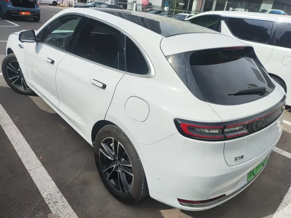 AITO M5