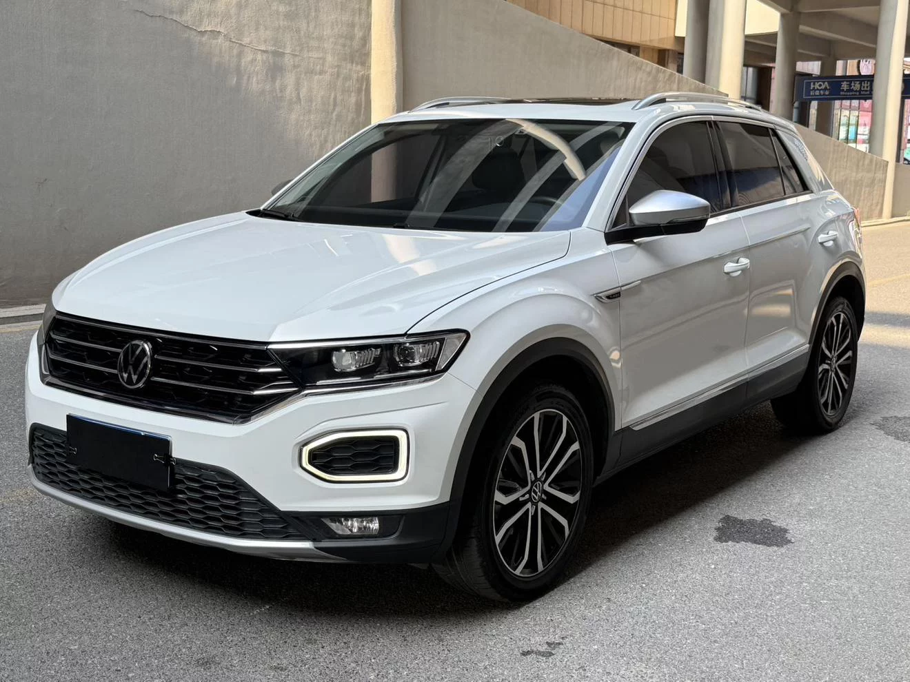 VOLKSWAGEN T-ROC
