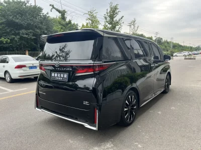 Toyota Crown Wellfire