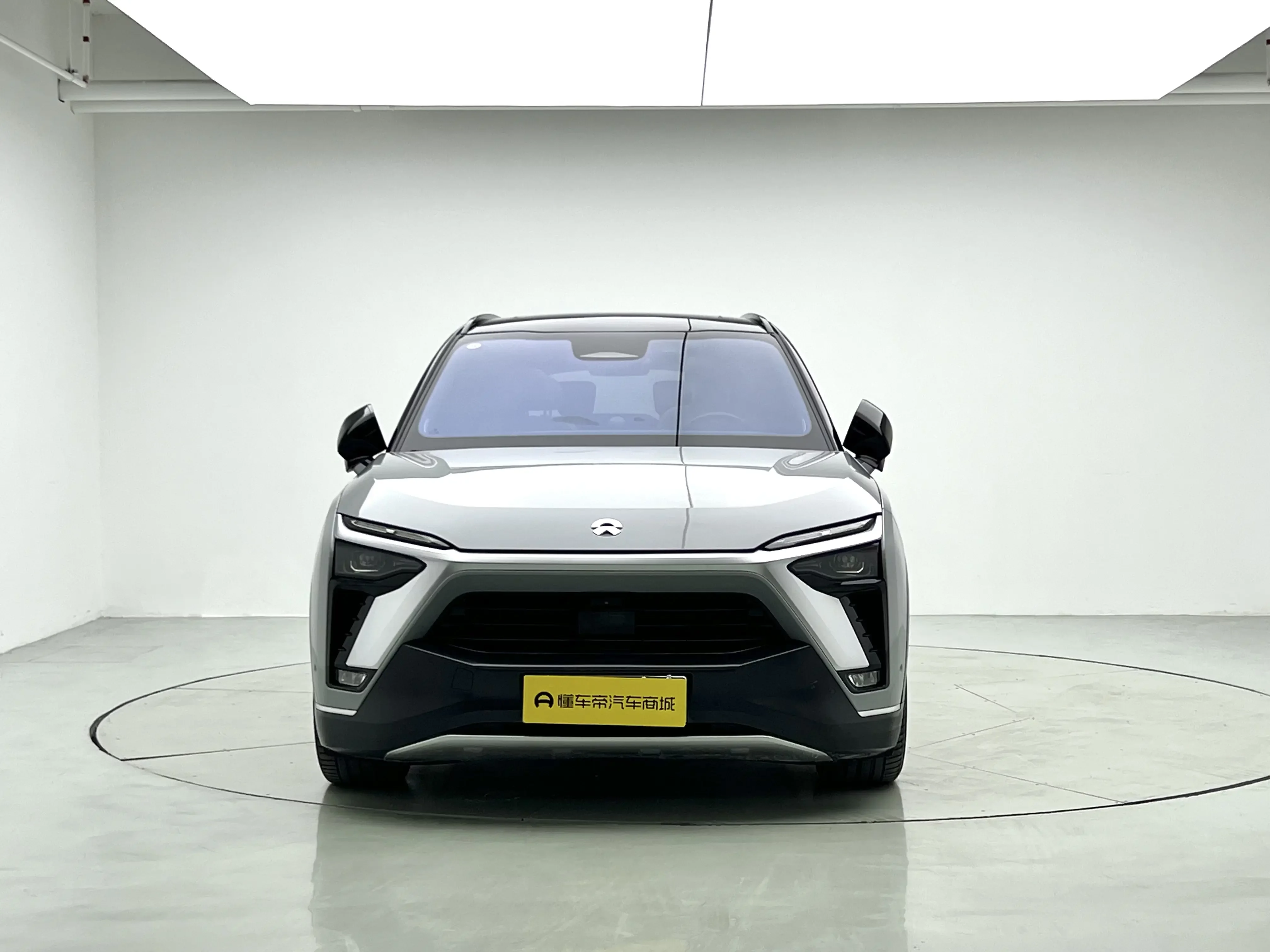 NIO ES8