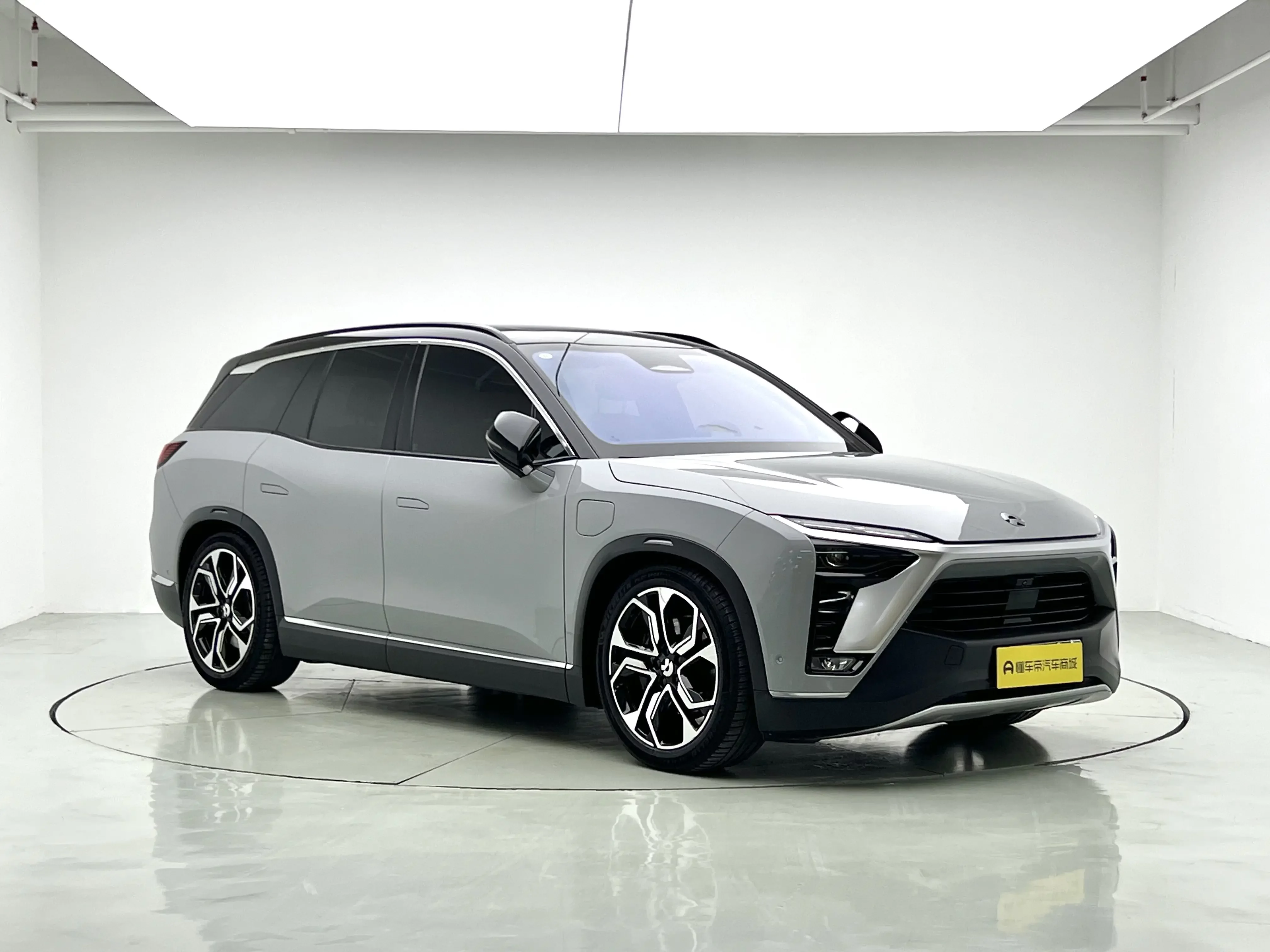 NIO ES8