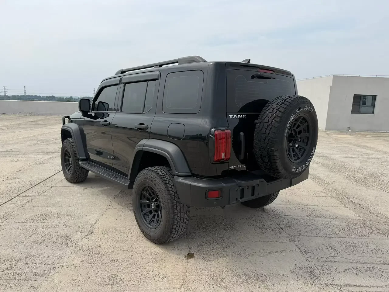 TANK 300