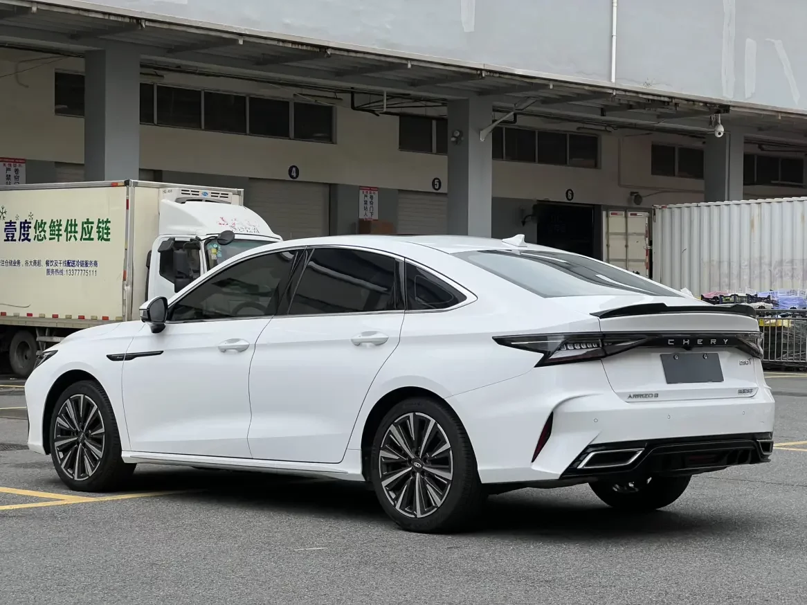 Chery Arrizo 8
