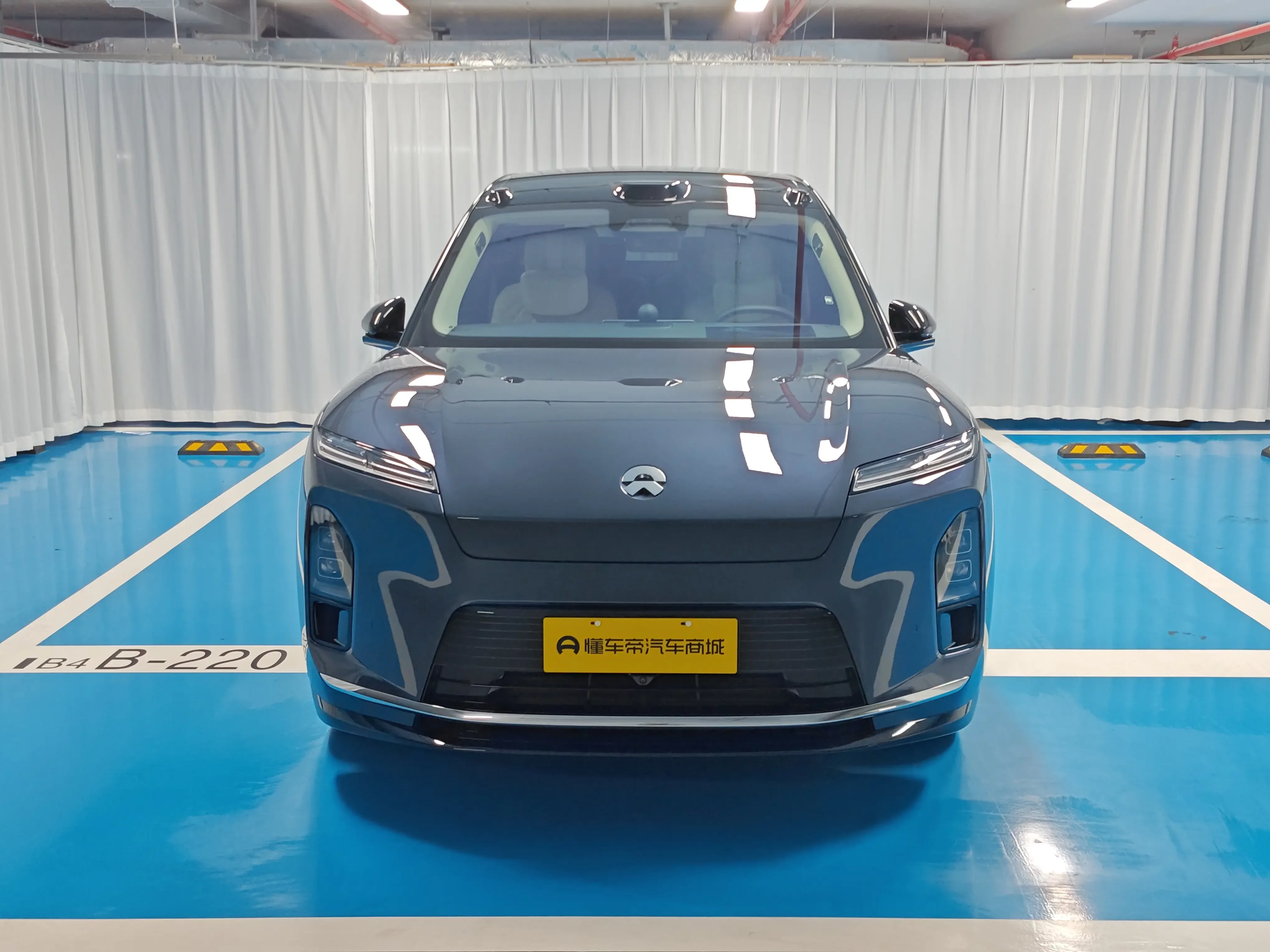 NIO ES8