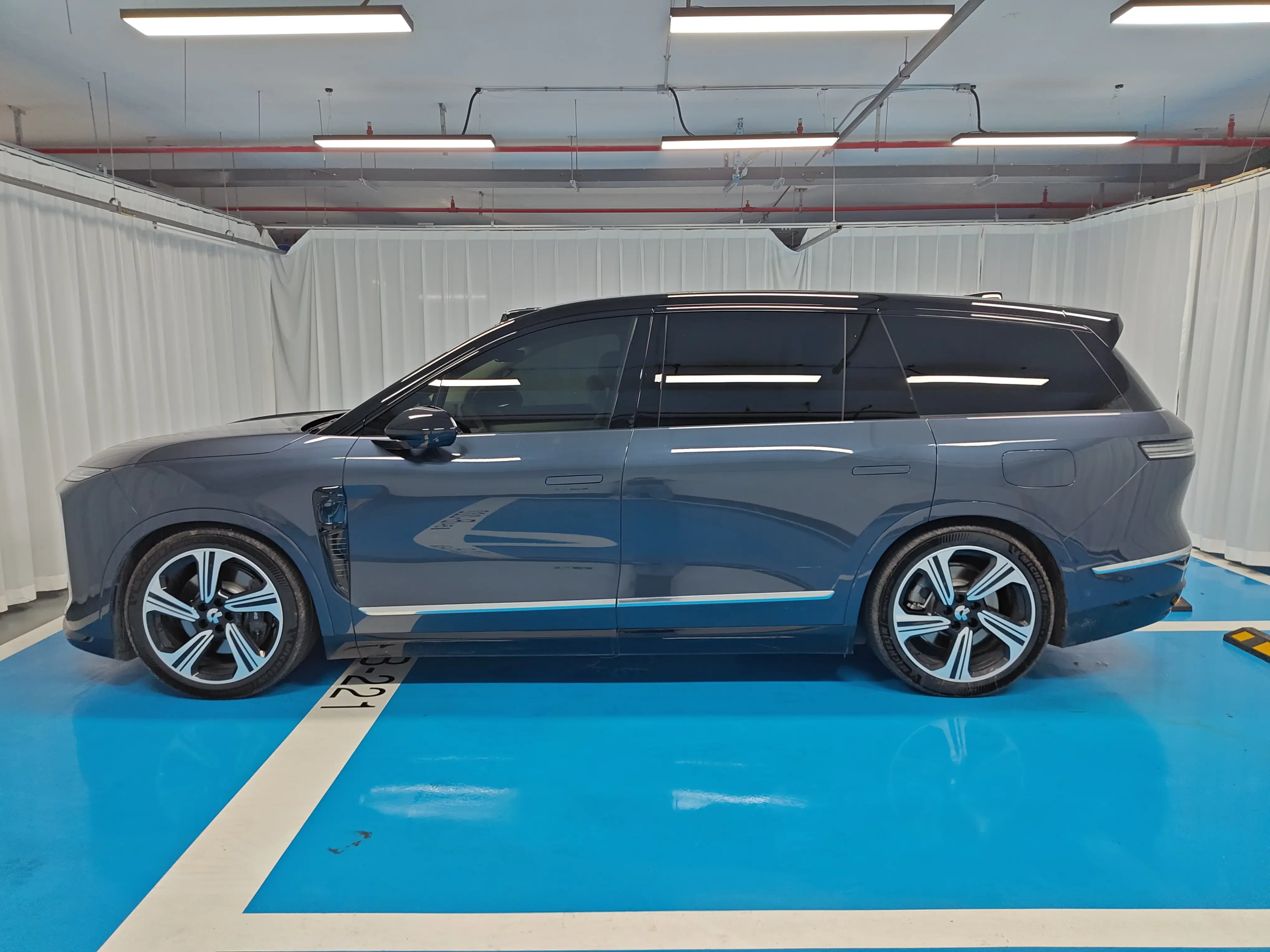 NIO ES8