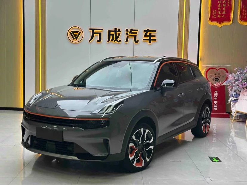 Lynk & Co 06