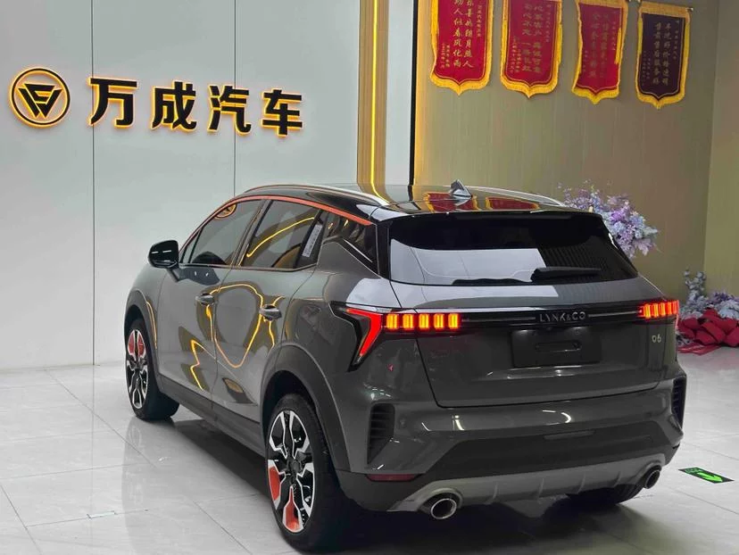 Lynk & Co 06