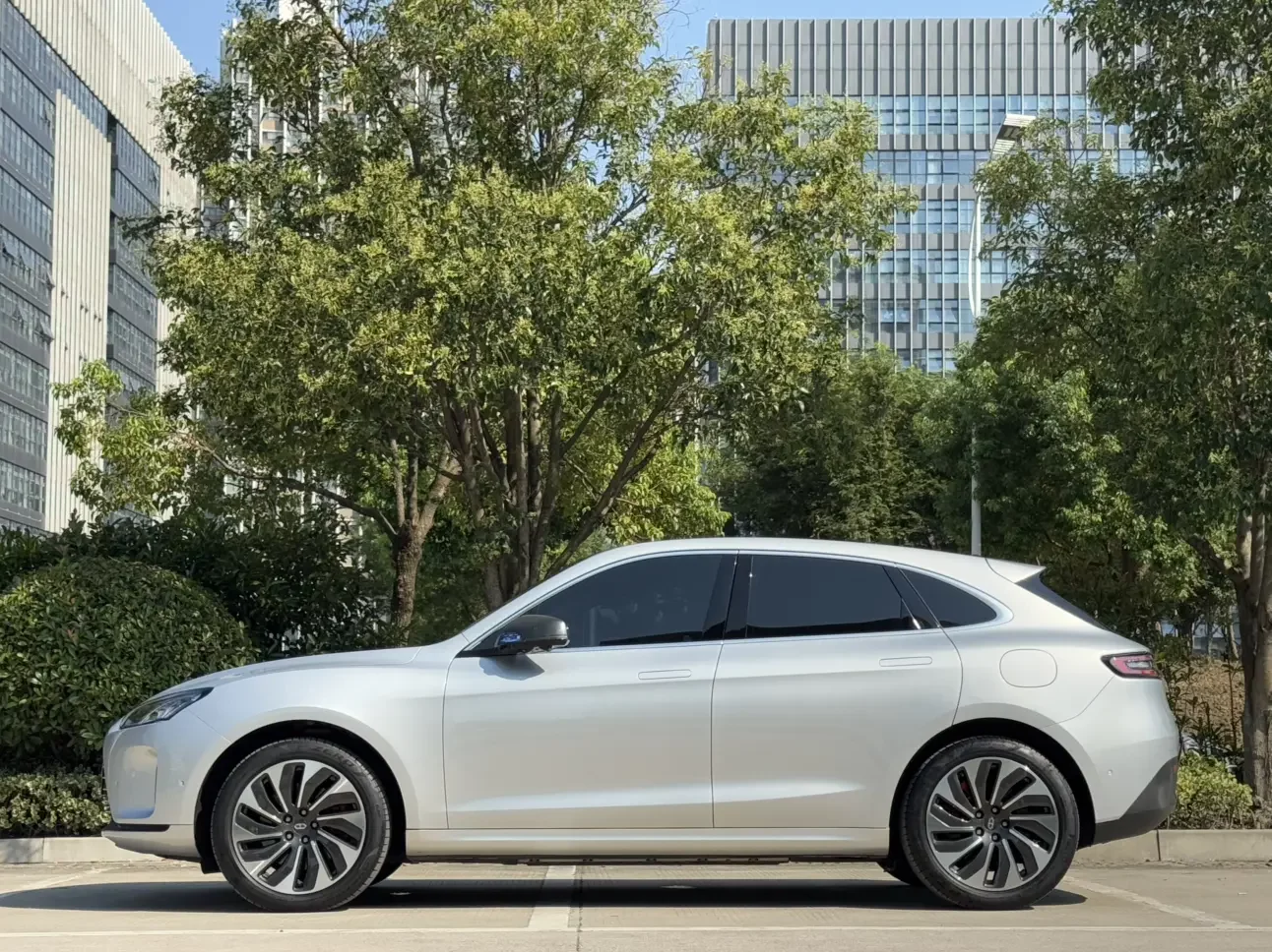 AITO M5
