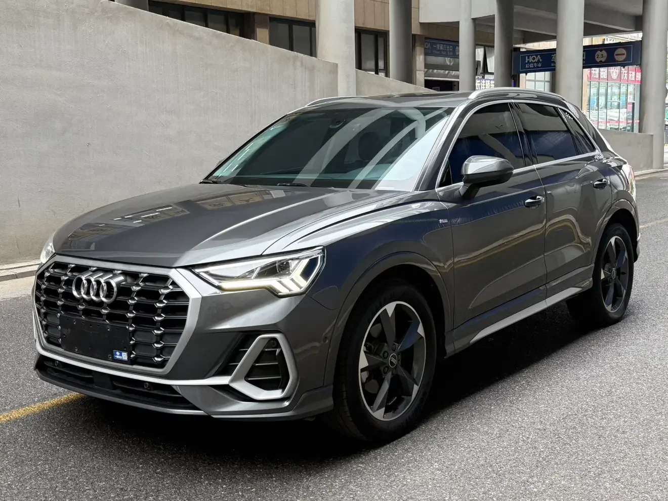 AUDI Q3