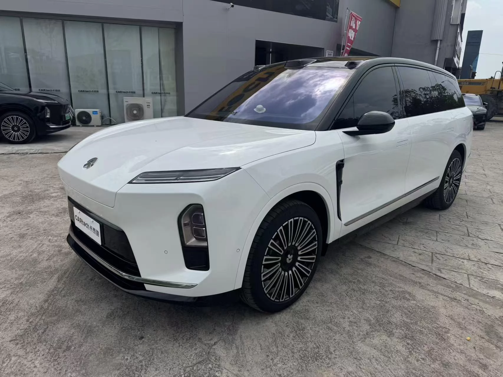 NIO ES8