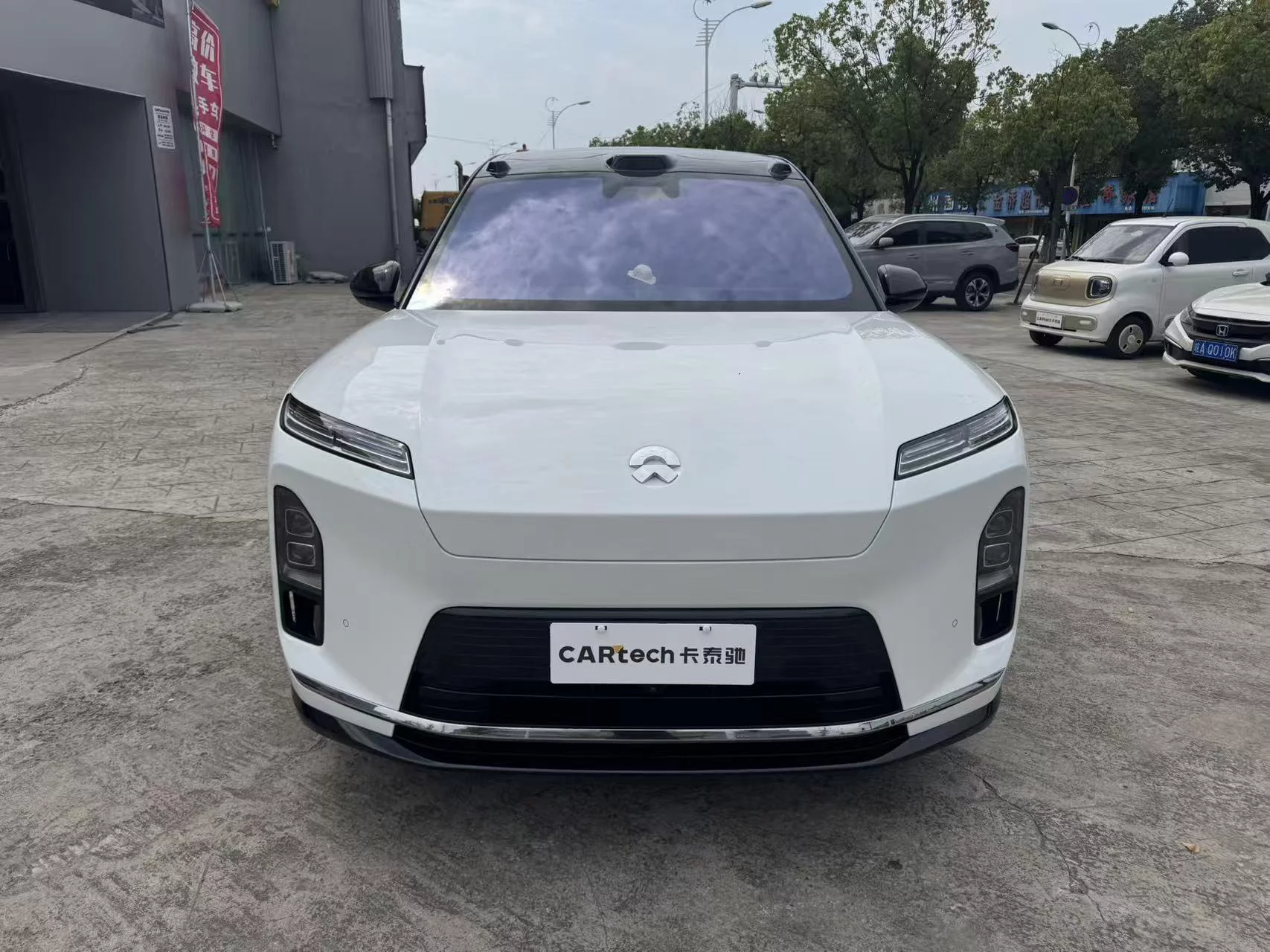 NIO ES8