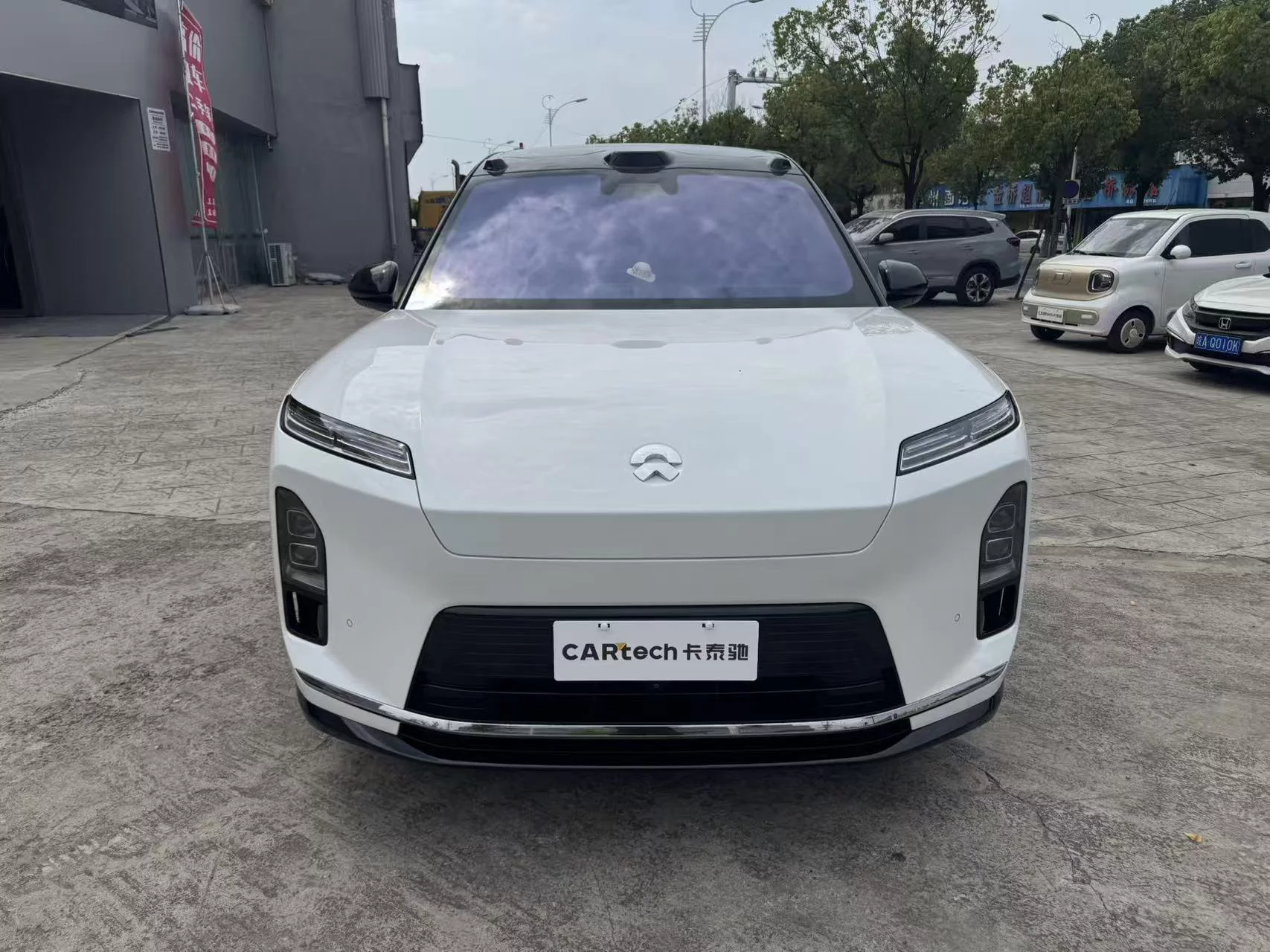 NIO ES8
