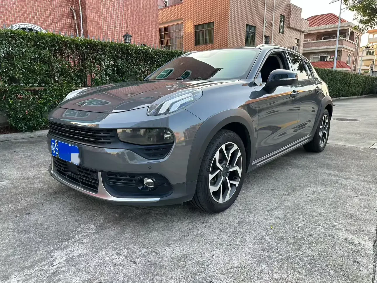 Lynk & Co 02
