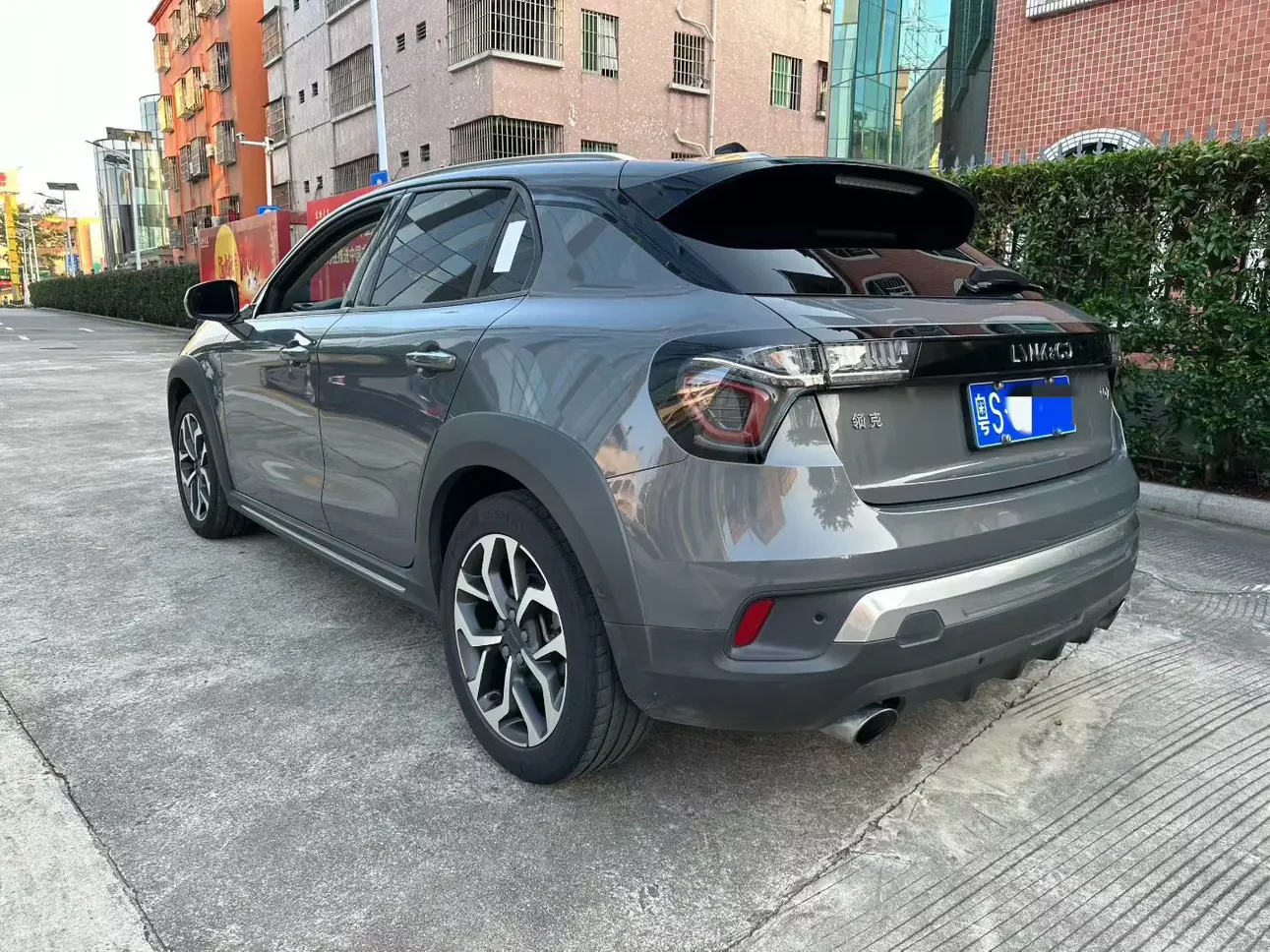 Lynk & Co 02