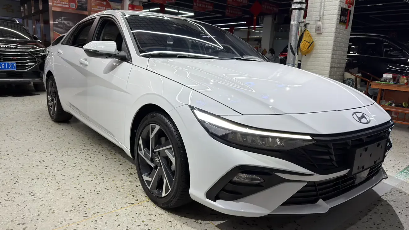 Hyundai Elantra