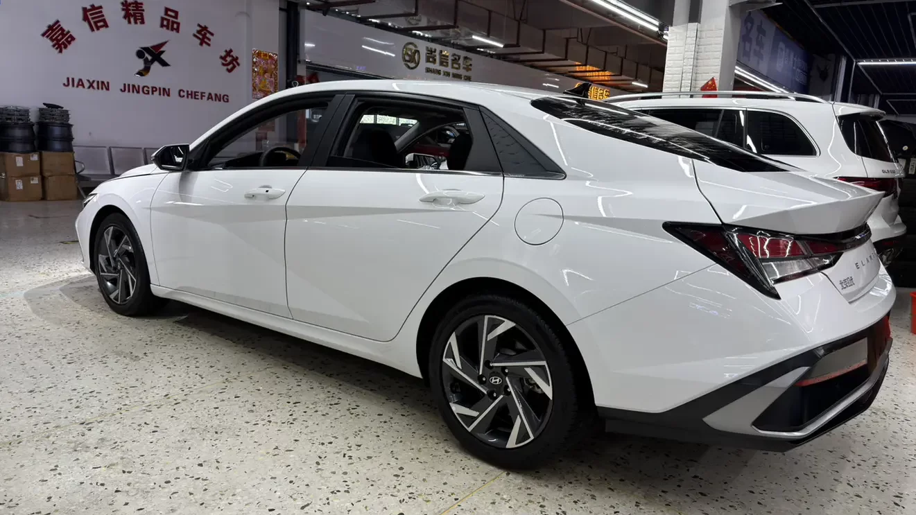 Hyundai Elantra