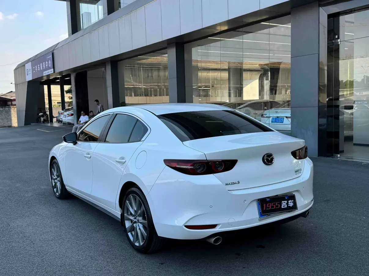 Mazda Axela