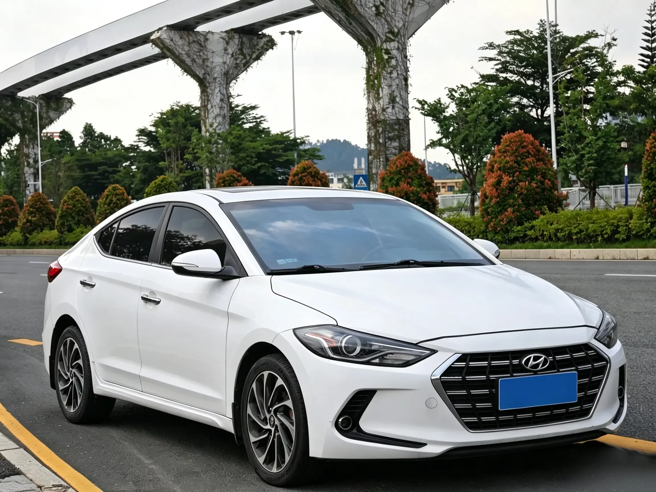 Hyundai Elantra Lingdong