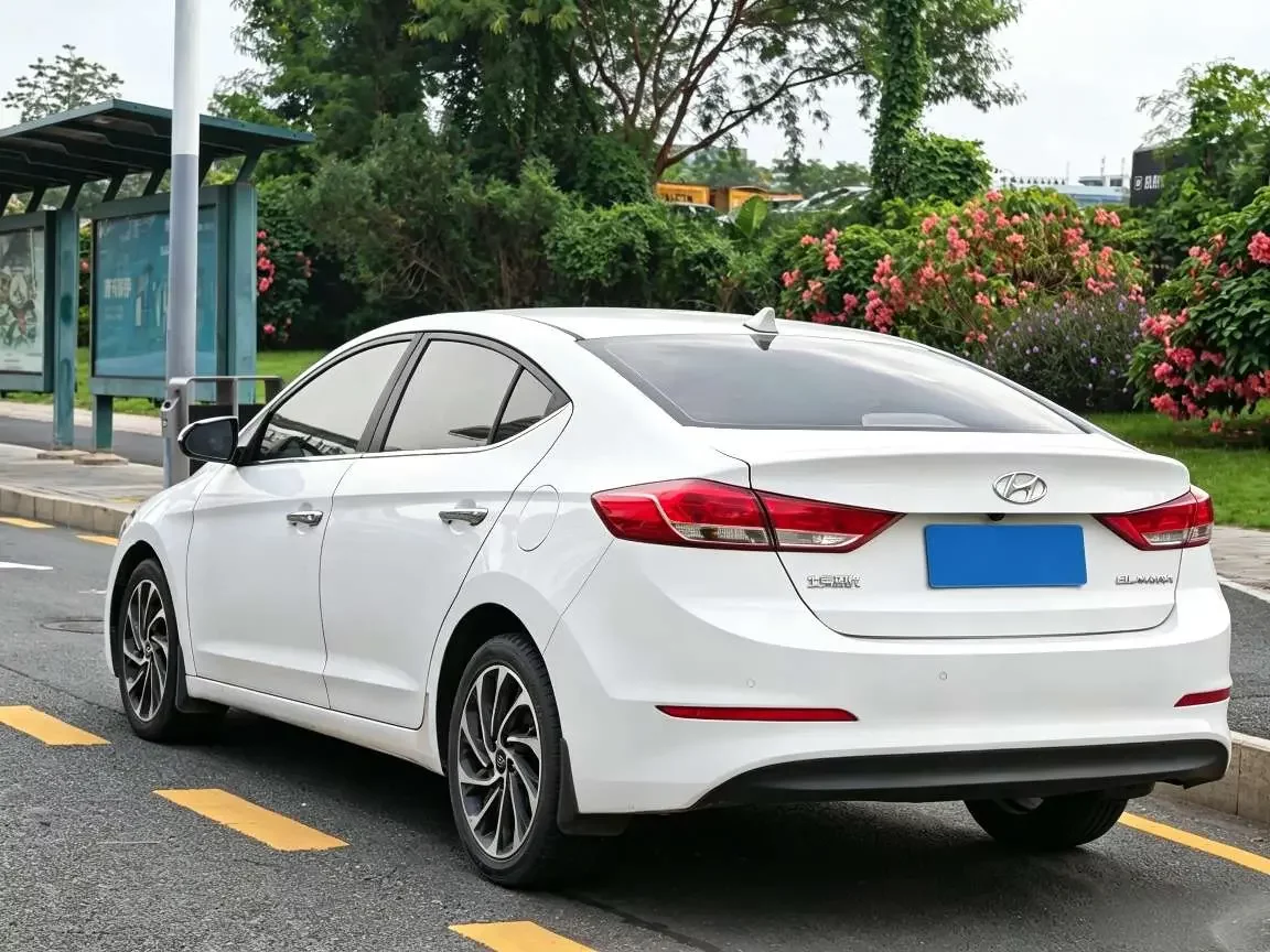 Hyundai Elantra Lingdong