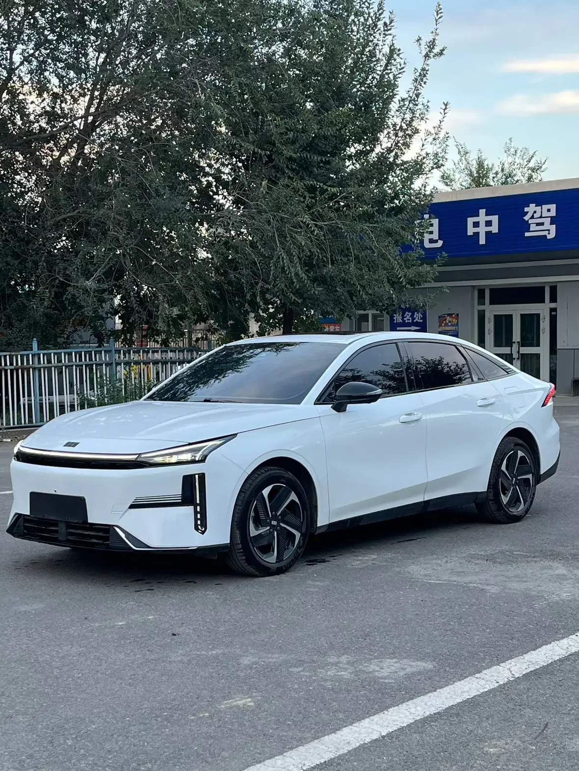 Geely Galaxy L6