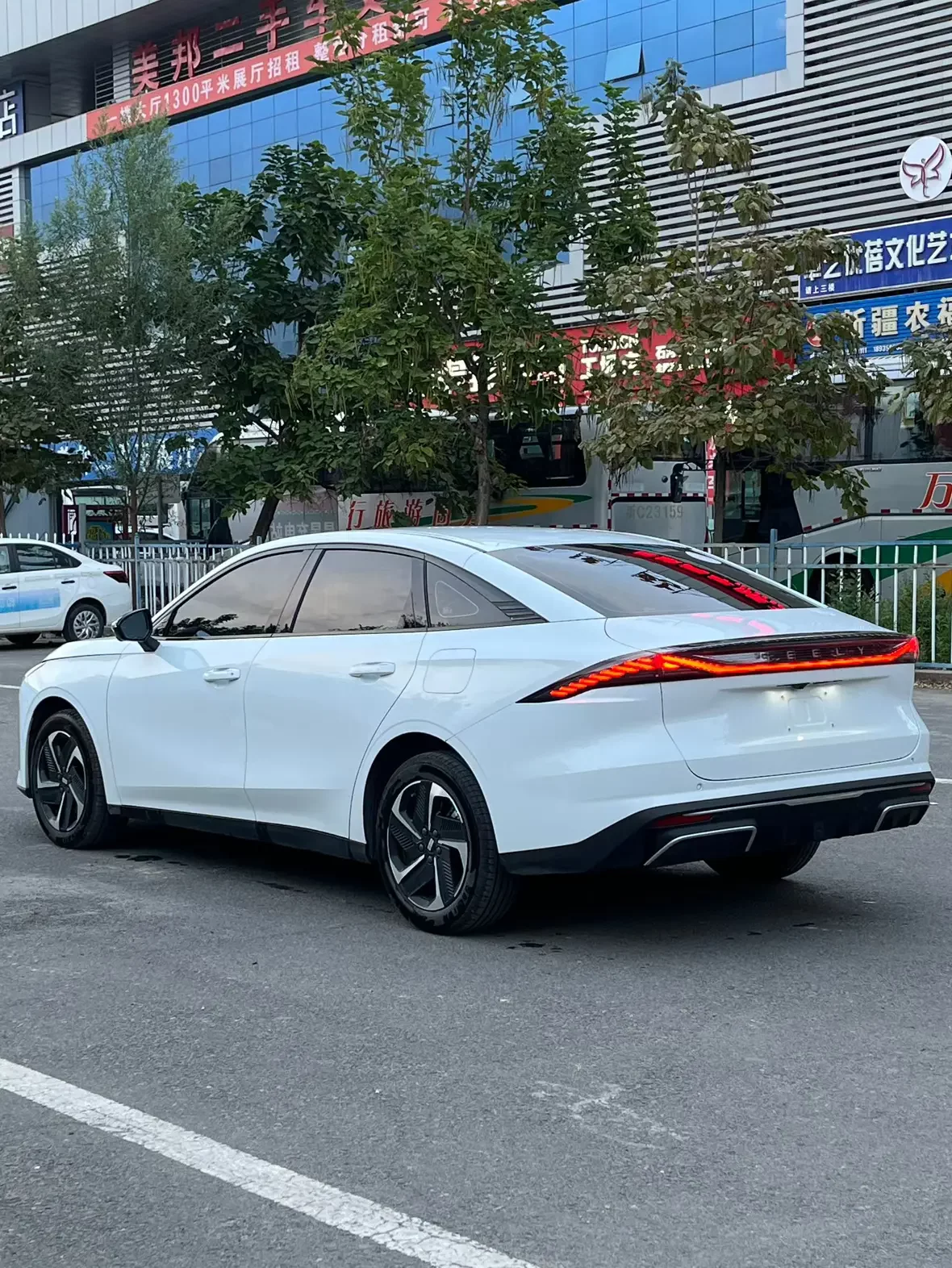 Geely Galaxy L6