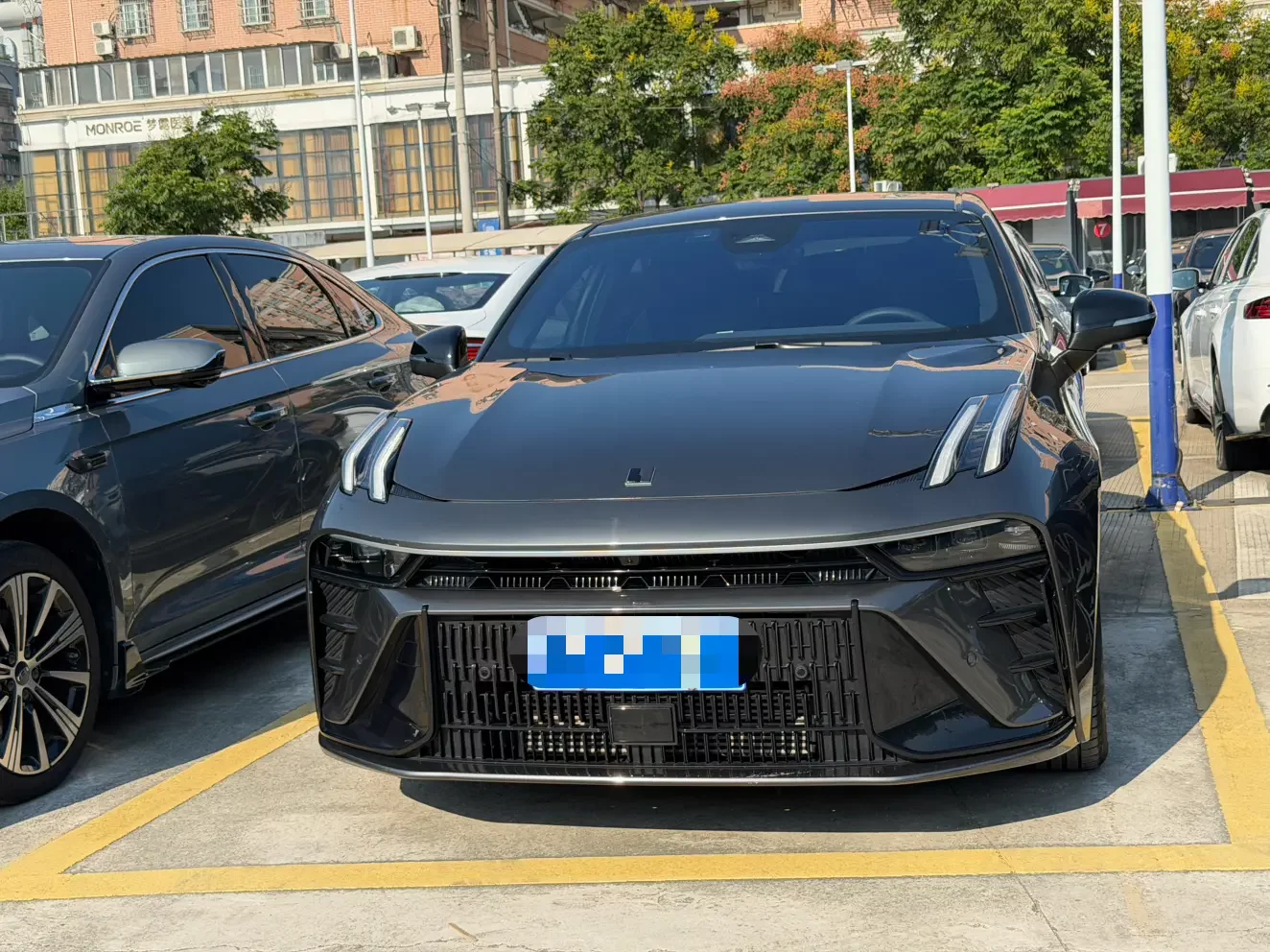 Lynk & Co 03