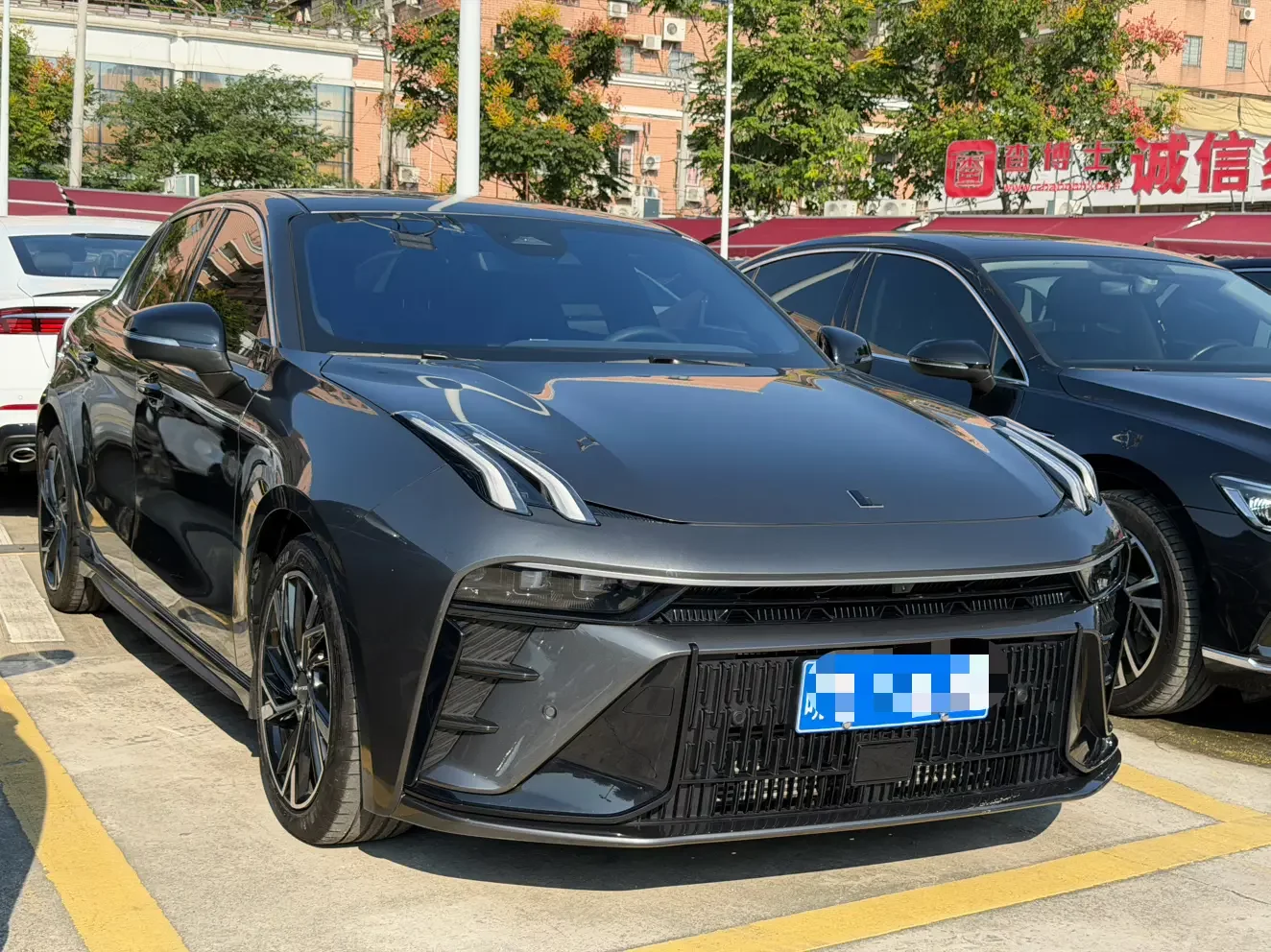 Lynk & Co 03