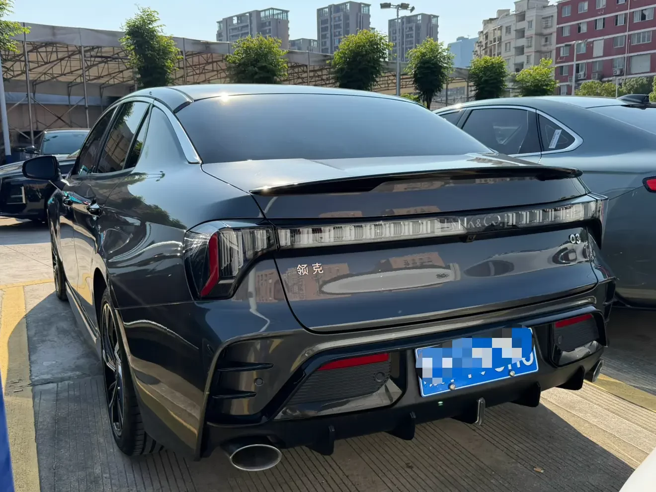 Lynk & Co 03